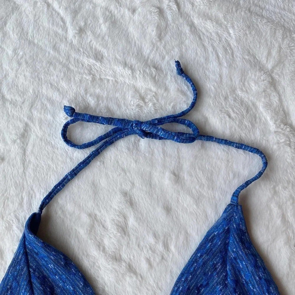 NWOT! Becca Women's Swim Textured Triangle Bikini Top Size S Blue 19894 - Picture 4 of 9